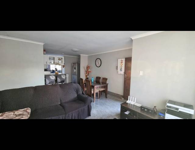 3 BEDROOM TOWNHOUSE FOR SALE IN ELDORAIGNE